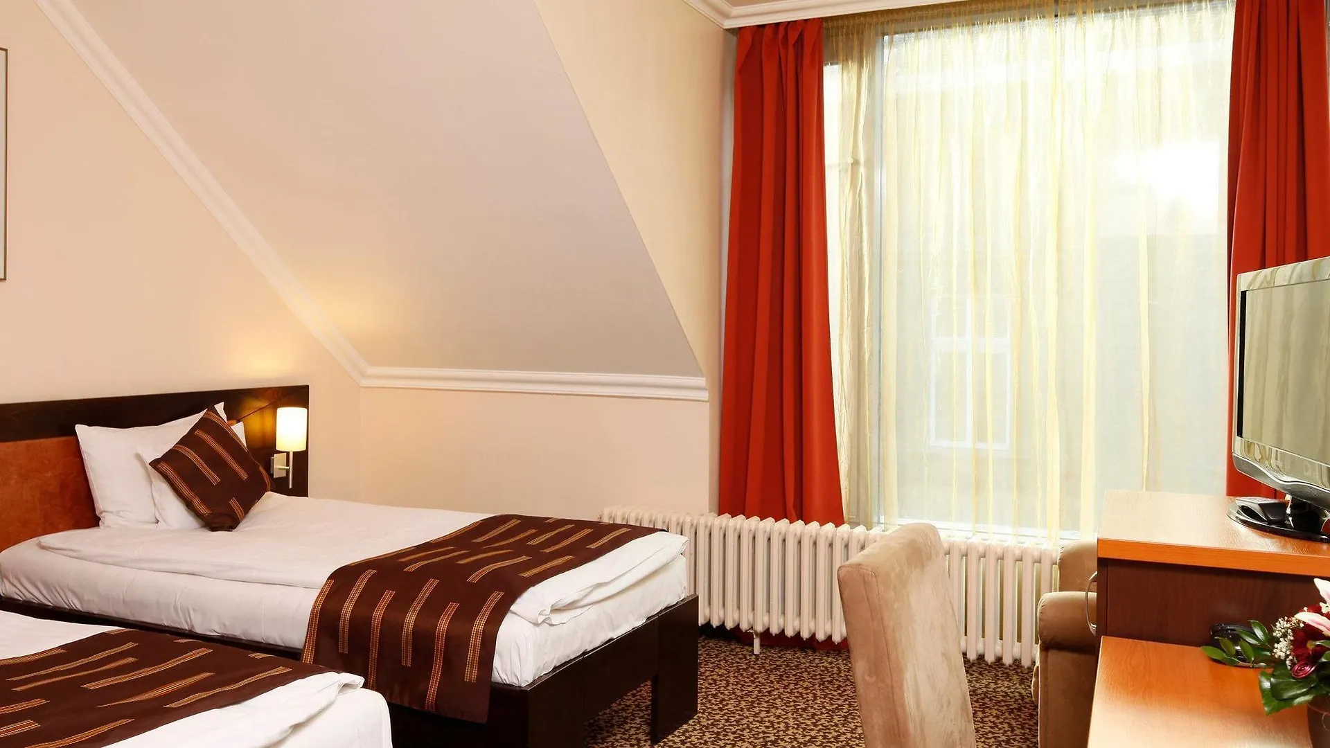 Ambra Hotel Budapest 4*,