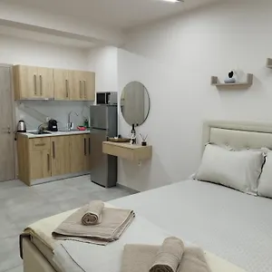 https://fm-house.hotelschalkidiki.net